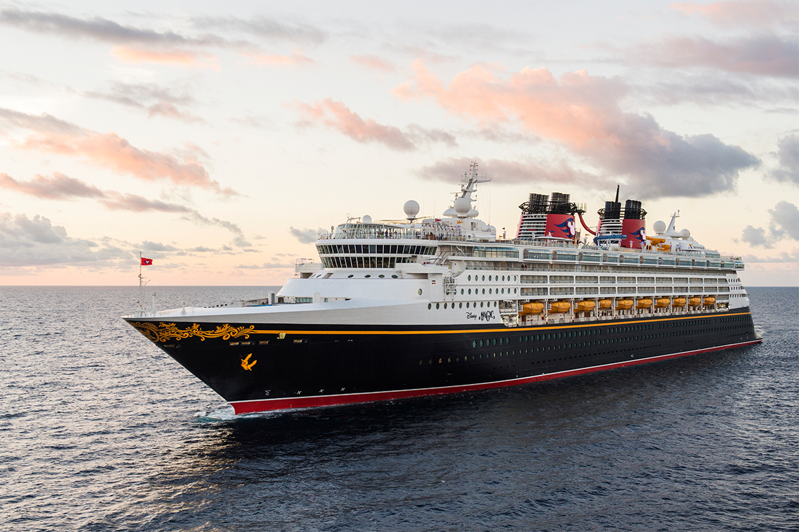 Le Disney Magic sur la mer